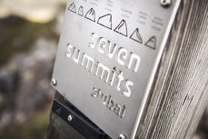 Seven Summits Plakette.jpg
