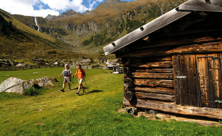 Wandern im Stubaital in den Tiroler Alpen